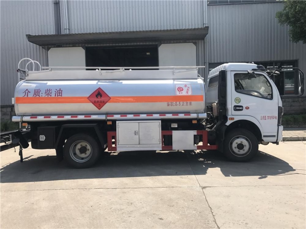 国六东风凯普特170马力8.5方加油车【实际容积8.8方】