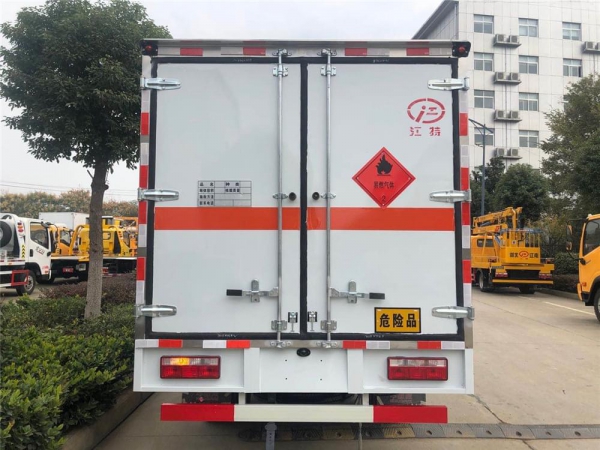 国五解放蓝牌危险品厢式货车4.1货箱